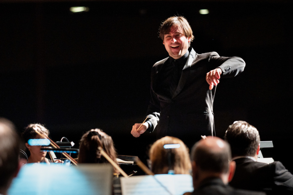 Spy Review: MSO ‘London to America’ Season Opener by Steve Parks